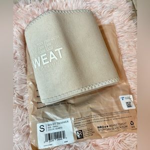 Brand new never used waist trainer 🙂